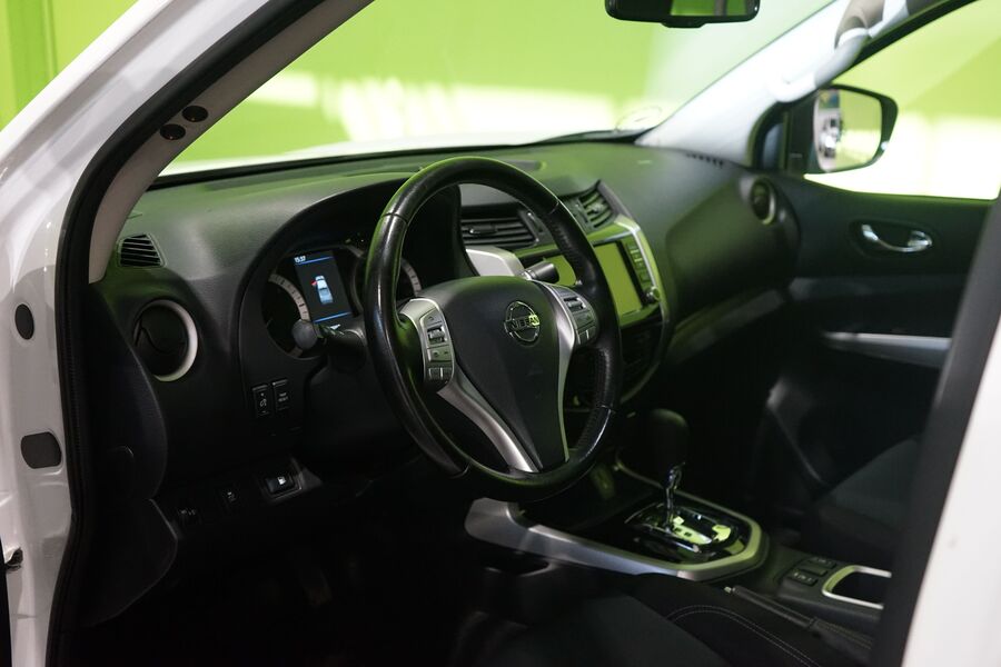 Nissan Navara vaihtoauto