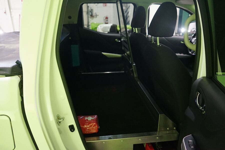 Nissan Navara vaihtoauto