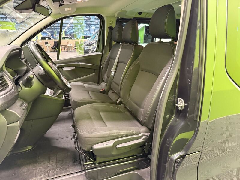 Renault Trafic Combi vaihtoauto