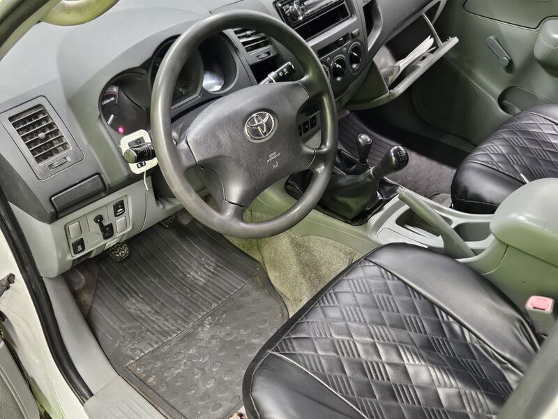 Toyota Hilux vaihtoauto