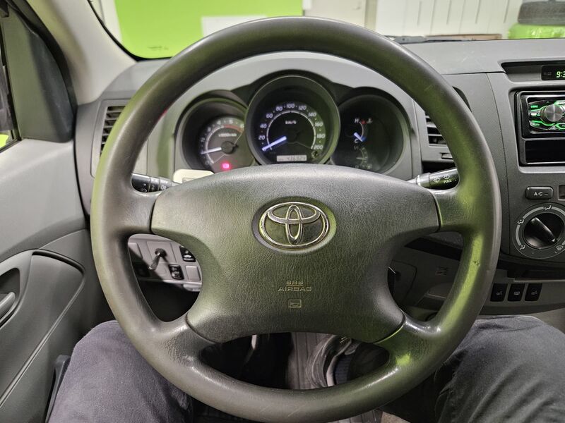 Toyota Hilux vaihtoauto