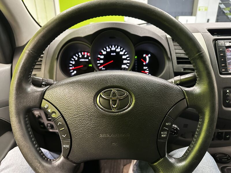 Toyota Hilux vaihtoauto