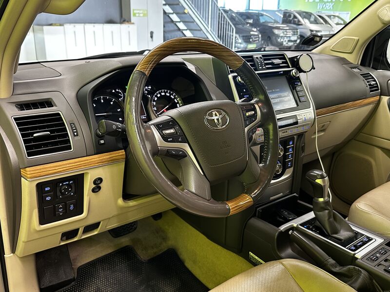 Toyota Land Cruiser vaihtoauto