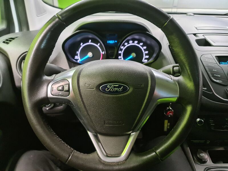 Ford Transit Courier vaihtoauto