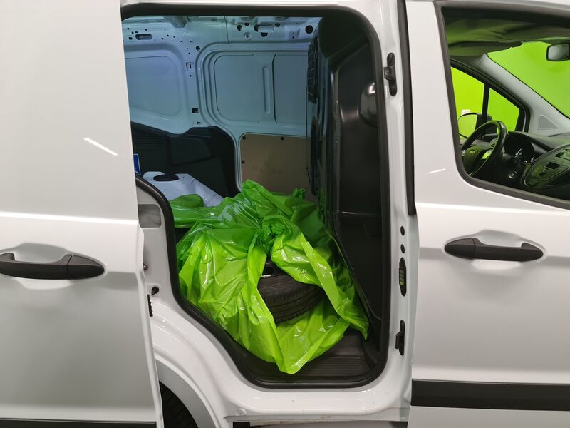 Ford Transit Courier vaihtoauto