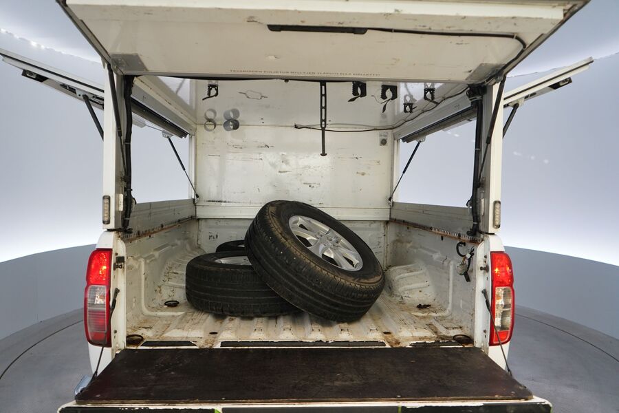 Nissan Navara vaihtoauto