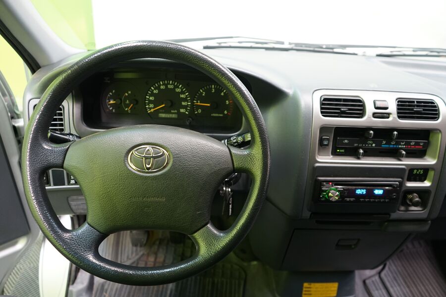 Toyota Hiace vaihtoauto