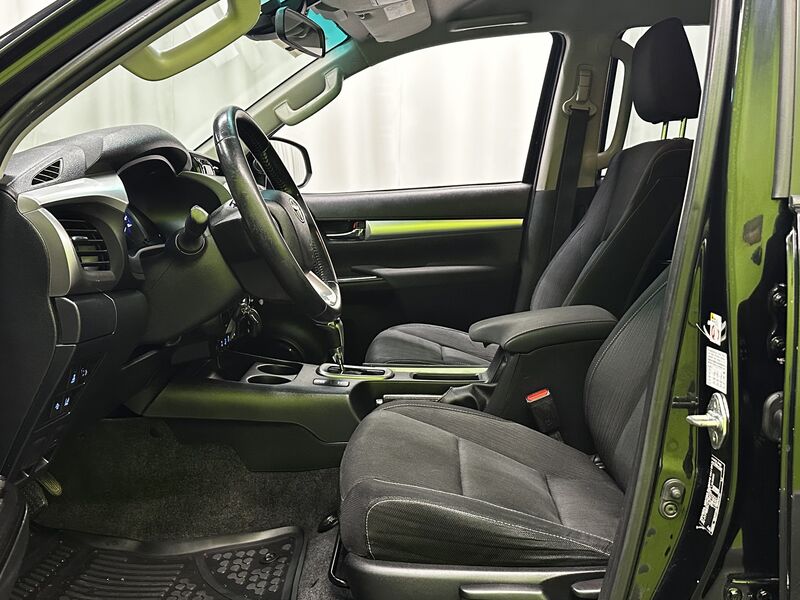 Toyota Hilux vaihtoauto