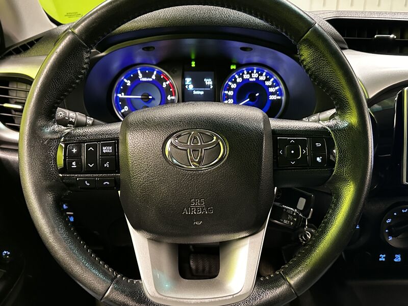 Toyota Hilux vaihtoauto