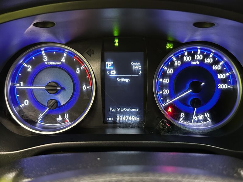 Toyota Hilux vaihtoauto