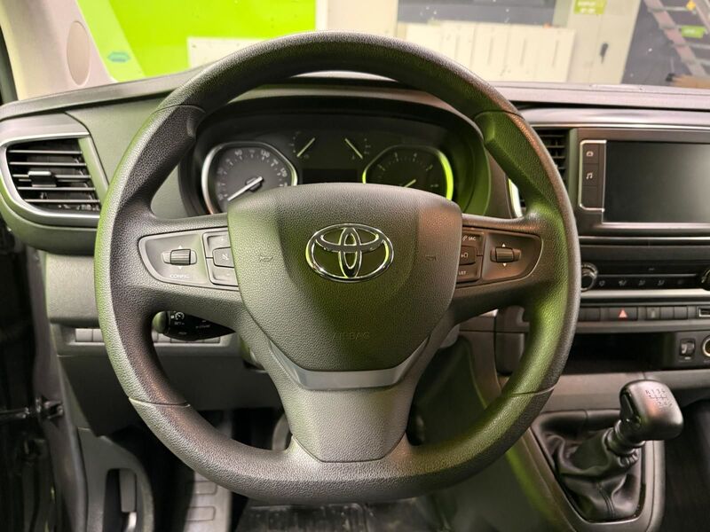 Toyota Proace Verso vaihtoauto