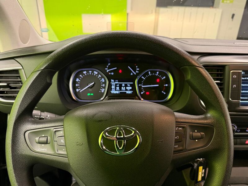 Toyota Proace Verso vaihtoauto