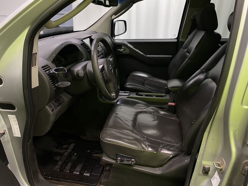 Nissan Navara vaihtoauto