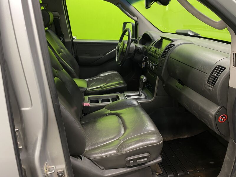 Nissan Navara vaihtoauto