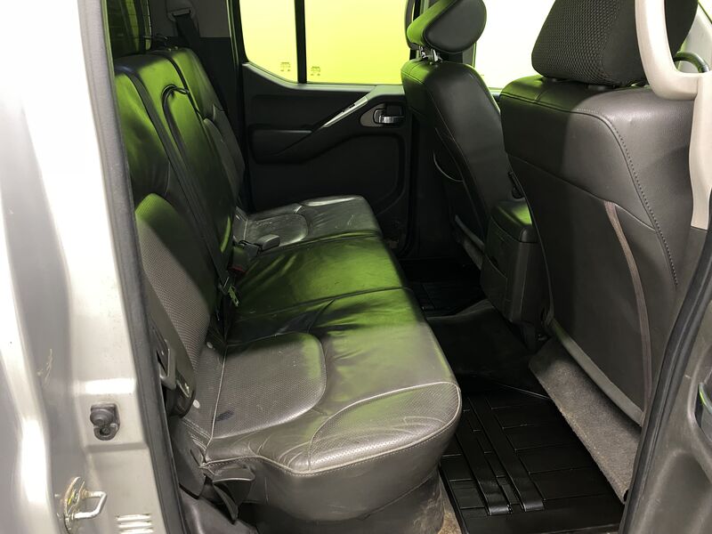 Nissan Navara vaihtoauto