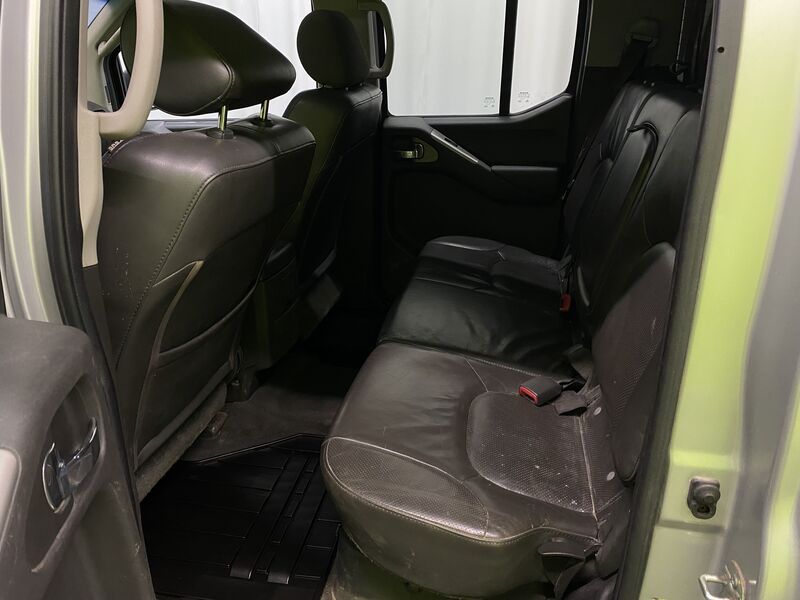 Nissan Navara vaihtoauto