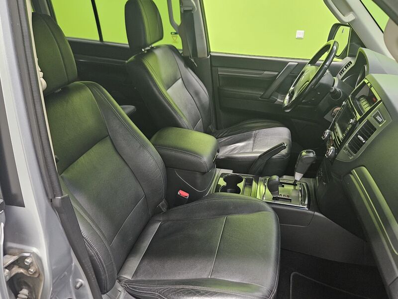 Mitsubishi Pajero vaihtoauto