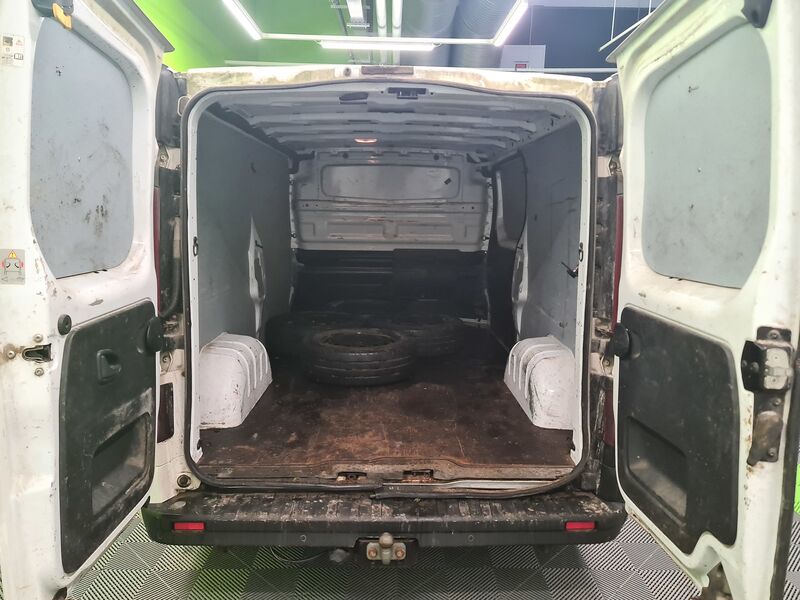 Opel Vivaro vaihtoauto