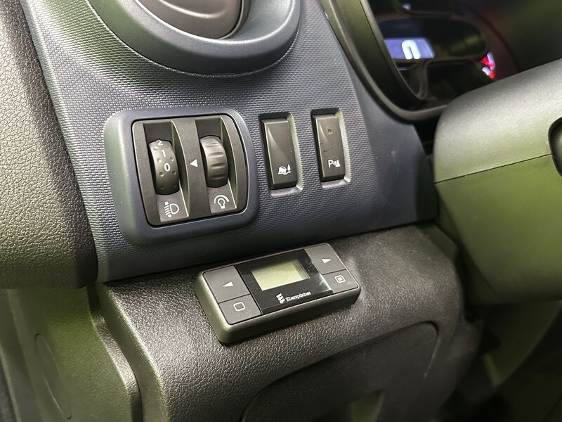 Opel Vivaro vaihtoauto