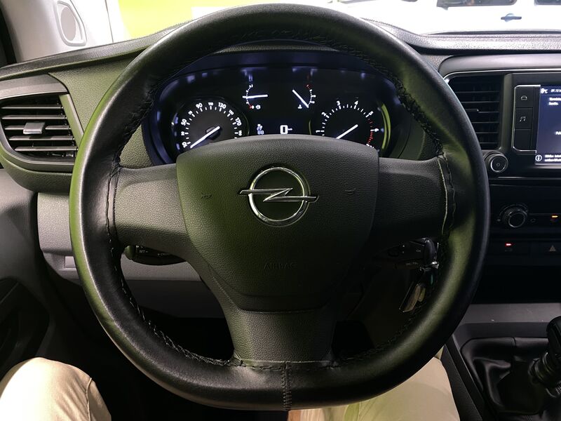 Opel Vivaro vaihtoauto