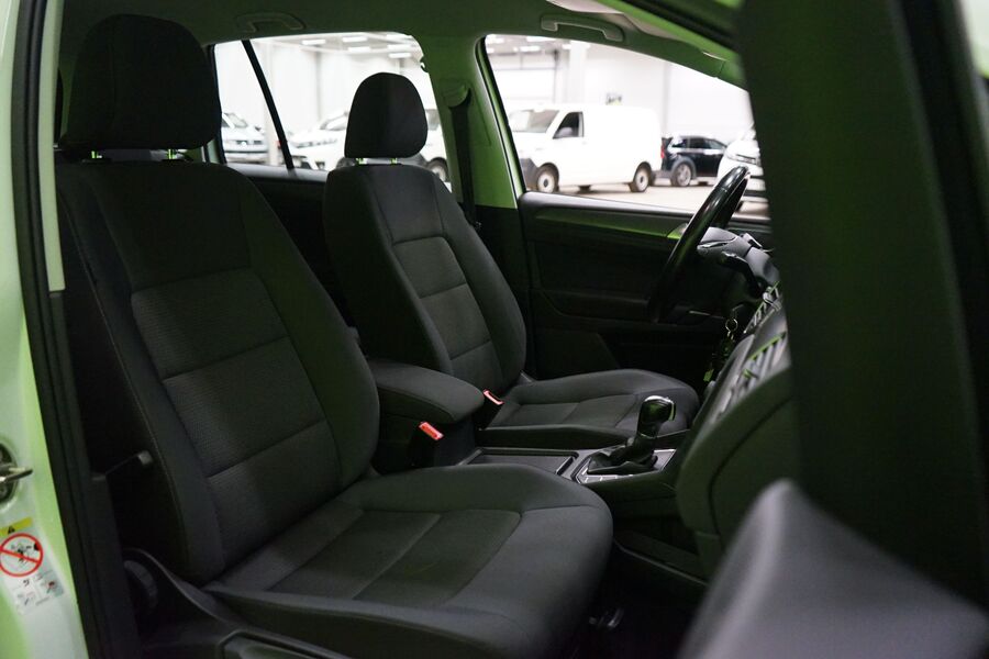 Volkswagen Golf Sportsvan vaihtoauto