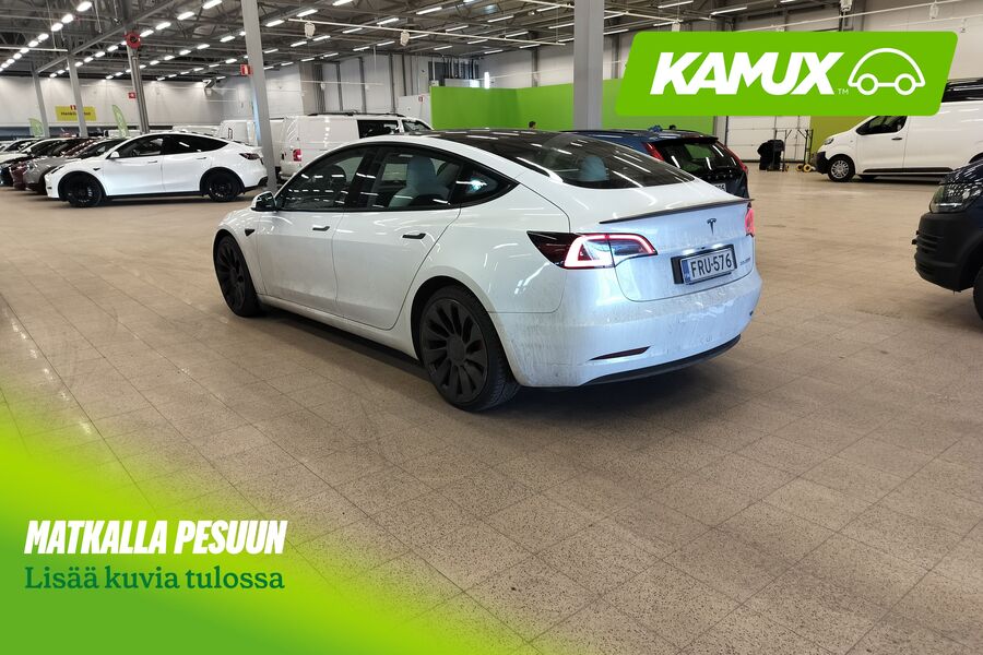 Tesla Model 3 vaihtoauto