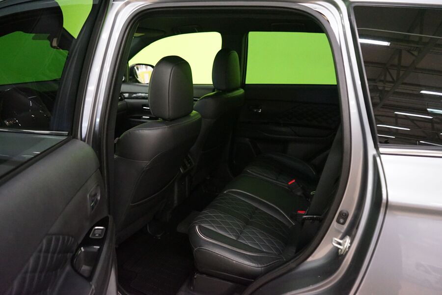 Mitsubishi Outlander PHEV vaihtoauto