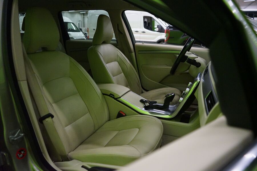 Volvo V70 vaihtoauto