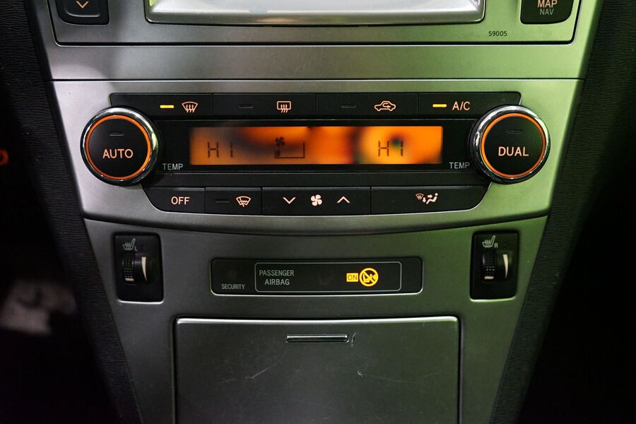 Toyota Avensis vaihtoauto