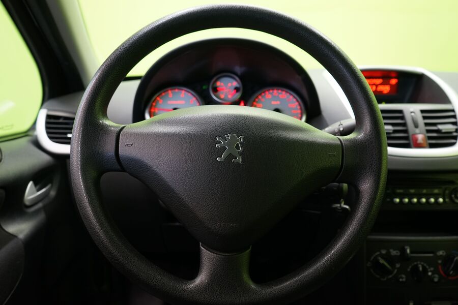 Peugeot 207 vaihtoauto