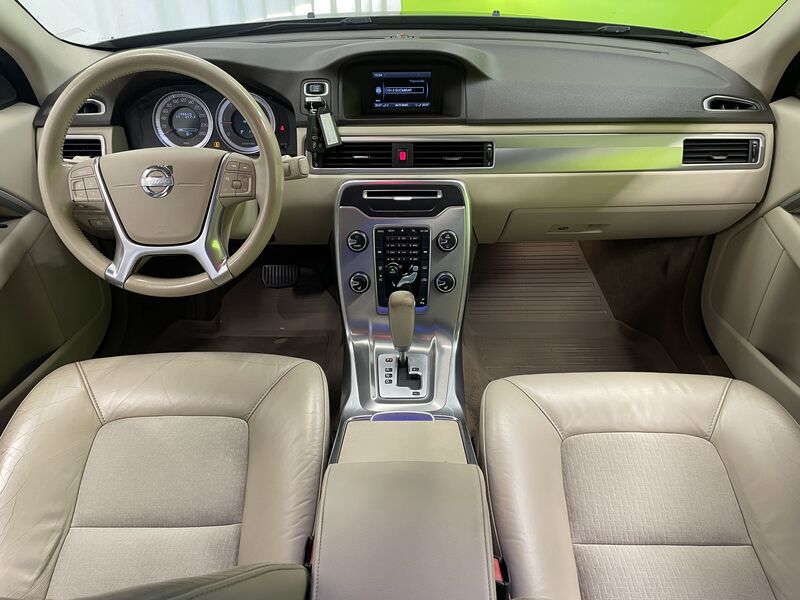 Volvo V70 vaihtoauto