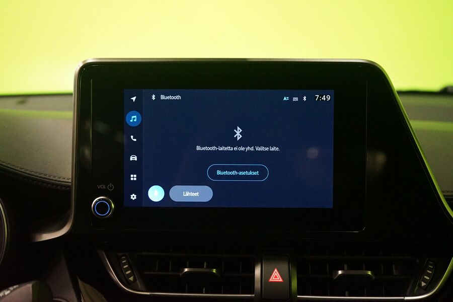 Toyota C-HR vaihtoauto