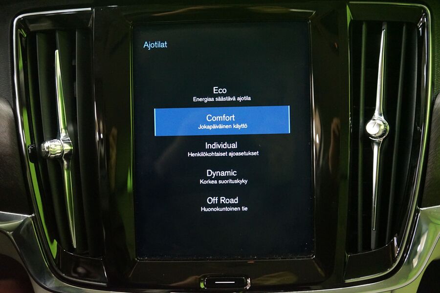 Volvo V90 Cross Country vaihtoauto