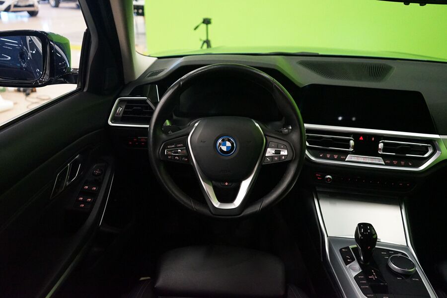 BMW 330 vaihtoauto