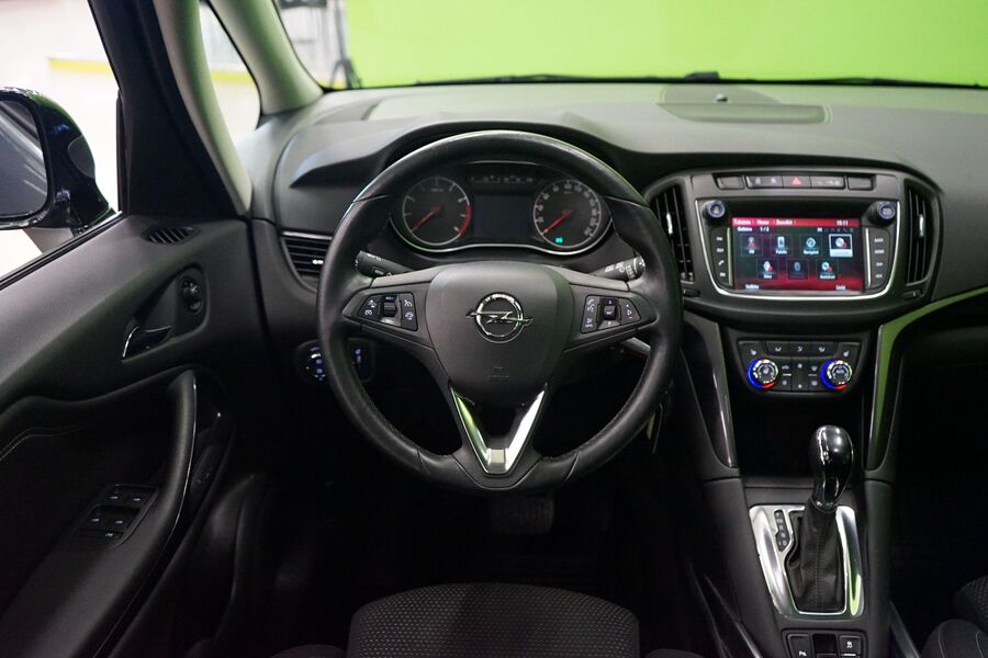 Opel Zafira vaihtoauto