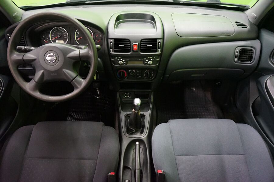 Nissan Almera vaihtoauto