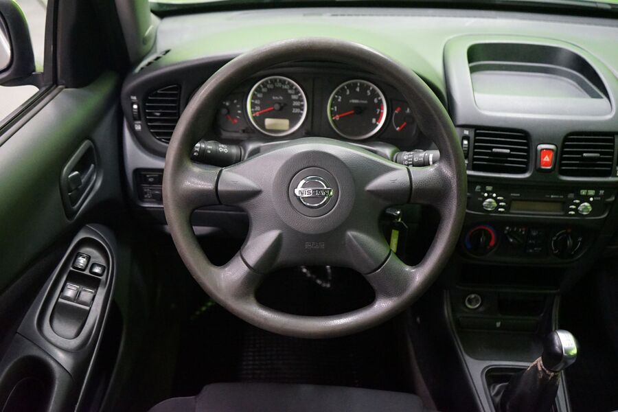 Nissan Almera vaihtoauto