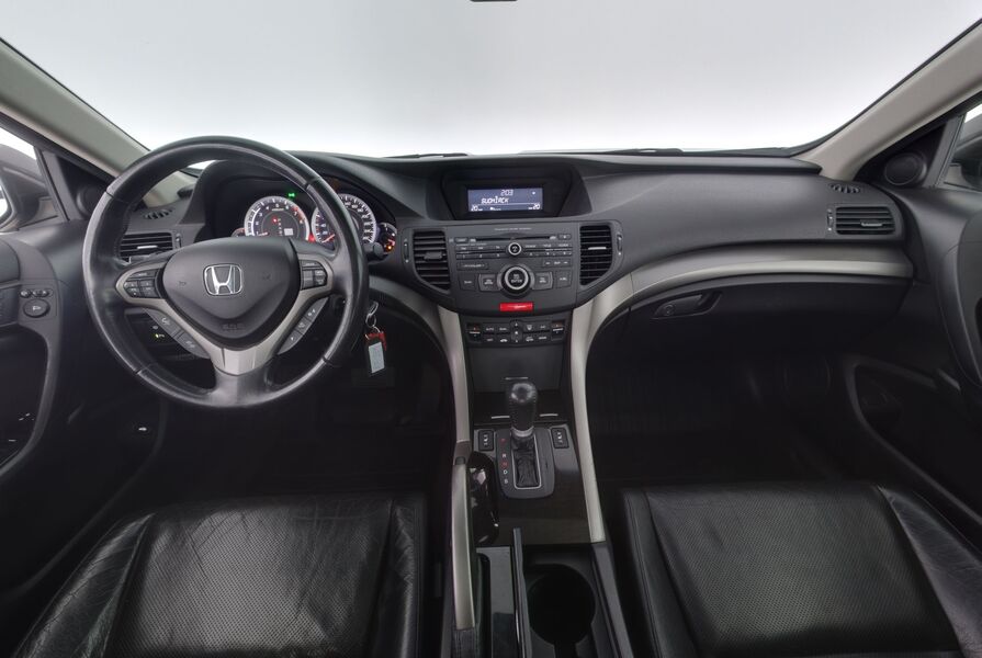 Honda Accord vaihtoauto