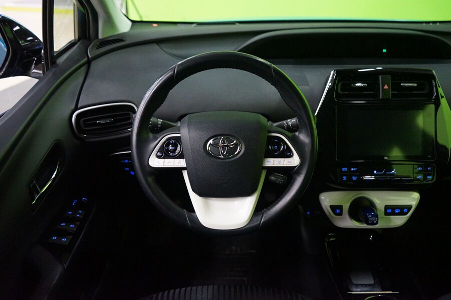 Toyota Prius Plug-in vaihtoauto