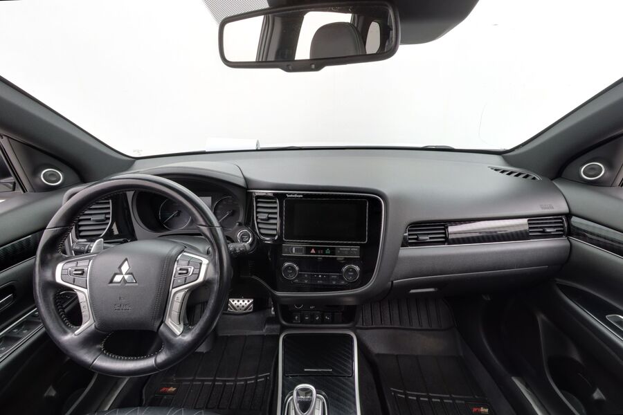 Mitsubishi Outlander PHEV vaihtoauto