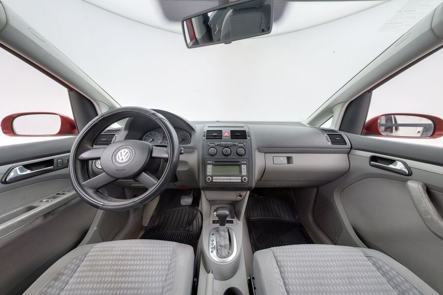 Volkswagen Touran vaihtoauto