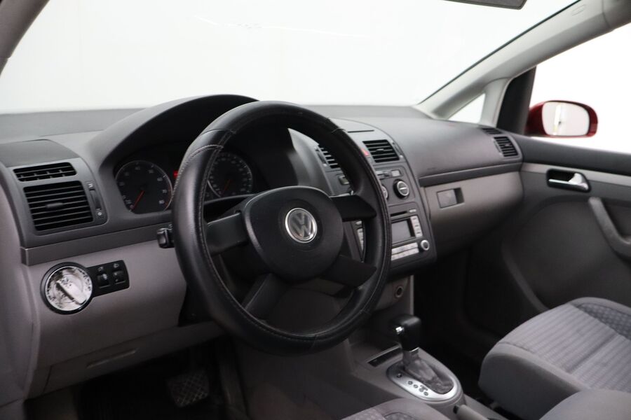 Volkswagen Touran vaihtoauto