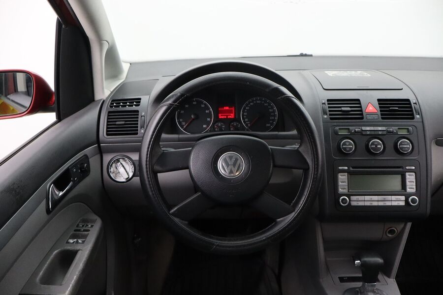 Volkswagen Touran vaihtoauto