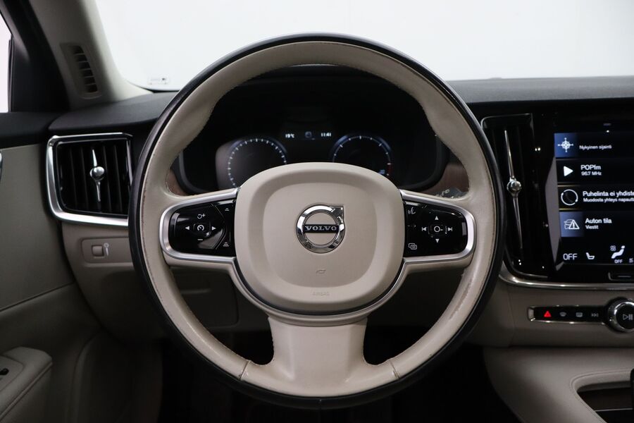 Volvo V90 Cross Country vaihtoauto