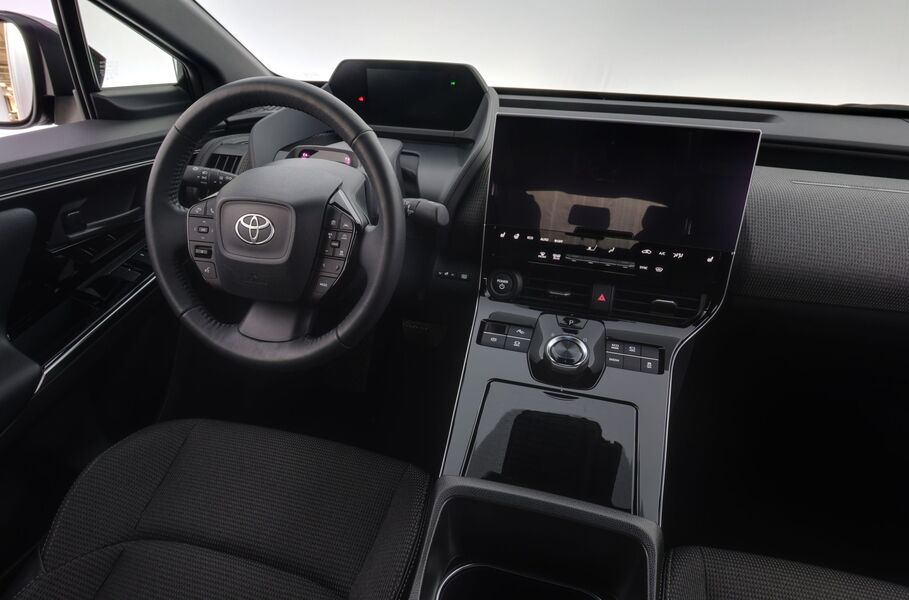 Toyota bZ4X vaihtoauto