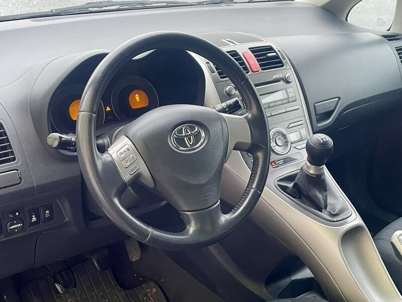 Toyota Auris vaihtoauto