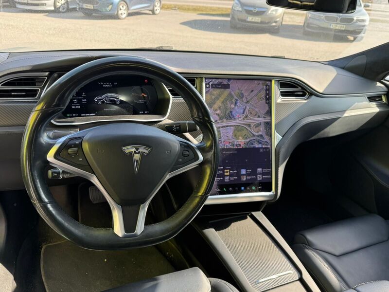 Tesla Model S vaihtoauto