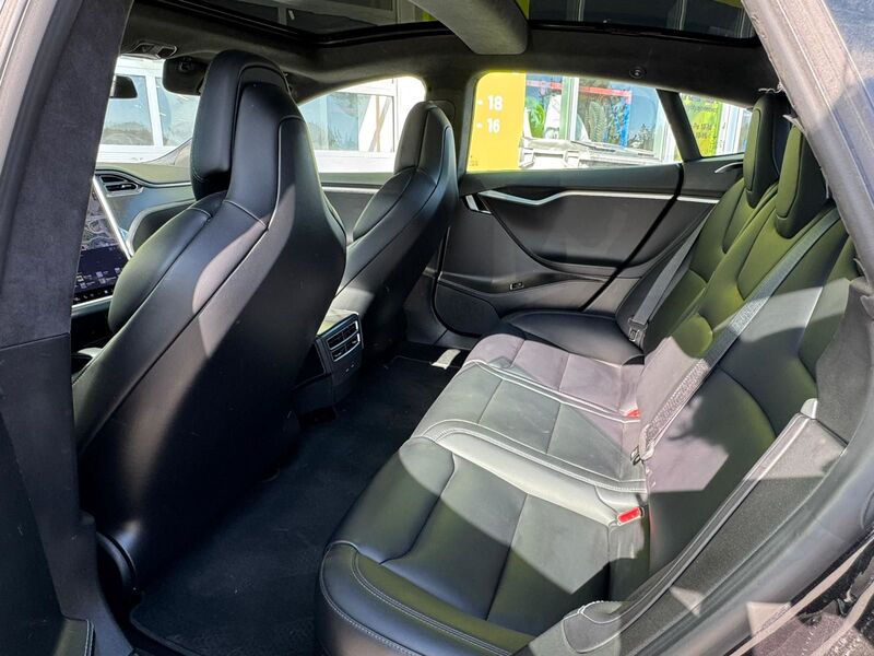 Tesla Model S vaihtoauto