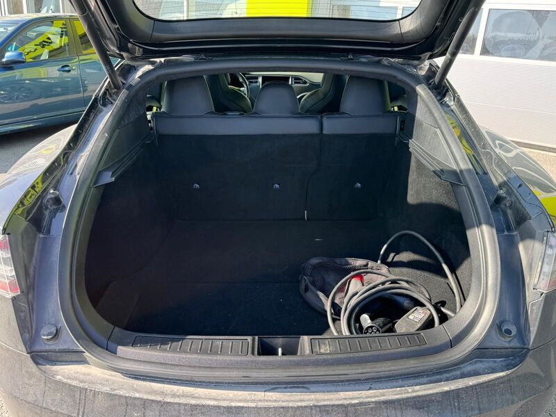 Tesla Model S vaihtoauto