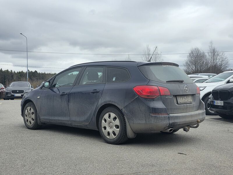 Opel Astra vaihtoauto